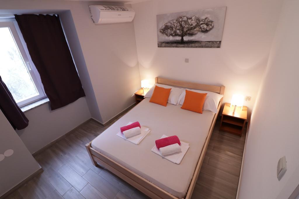 Apartments In City Center Ventus Novalja Rom bilde