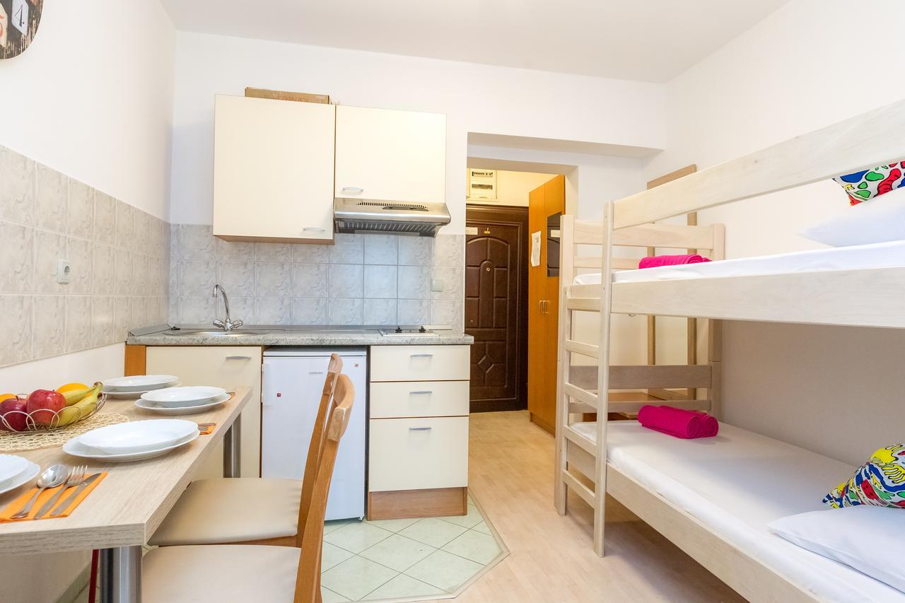 Apartments In City Center Ventus Novalja Eksteriør bilde